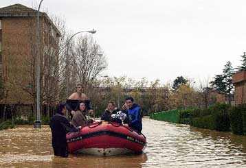 Οκτώ νεκροί από τις δυσμενείς καιρικές συνθήκες στη Γηραιά Ήπειρο