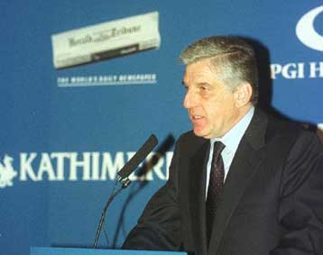 Στην ομιλία του υπουργού στο Λονδίνο αναφέρεται το δημοσίευμα