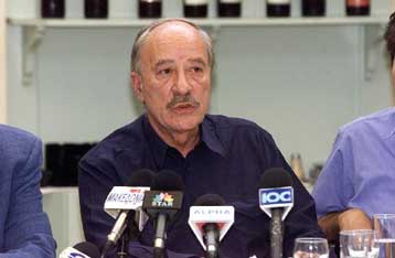 Διαγόρας Χρονόπουλος κατά ηθοποιών και… αντιστρόφως