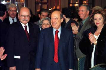 Έλαμψαν διά της απουσίας τους κορυφαία στελέχη του ΠΑΣΟΚ