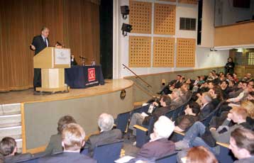 Τη σύσταση εποπτικής αρχής για την αγορά εξήγγειλε ο Γ.Παπαντωνίου