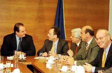 Σφοδρή κριτική στην κυβέρνηση για τις αντικειμενικές αξίες των ακινήτων