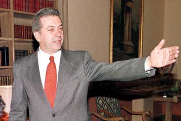 Ο Δ.Αβραμόπουλος αναμένεται να ανακοινώσει το όνομα του κόμματός του