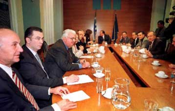 Συνεδριάζουν οι τομεάρχες του κόμματος