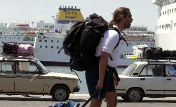 Στα επίπεδα του 2000 η φετινή τουριστική κίνηση προς την Ελλάδα