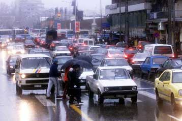 Κατά 22,6% μειώθηκαν οι πωλήσεις επιβατικών και ταξί