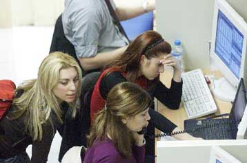 Σε αρνητικό έδαφος και το Φεβρουάριο τα μετοχικά και μεικτά Α/Κ