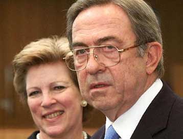 Φτάνει η εξορία, ας με βοηθήσει η Ευρώπη – Όνειρα θερινής νυκτός, απαντά ο Δ.Ρέππας