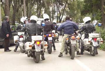 Ρουμάνος κρατούμενος διέφυγε ενώ μεταφερόταν στην  Ευελπίδων… με ταξί