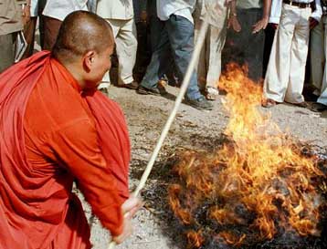 Ακόμα και οι ισλαμικές χώρες καταδικάζουν την καταστροφή