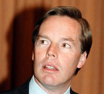 «Μορατόριουμ» στις δηλώσεις για την τρομοκρατία ζητά ο Αμερικανός πρέσβης