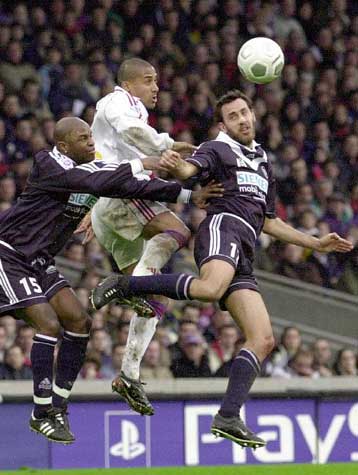 Παραχώρησε ισοπαλία 2-2 στη Λανς και έχασε βαθμούς στην  Division 1