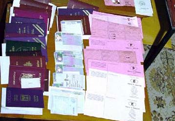 Σπείρα που διακινούσε πλαστά έγγραφα εξάρθρωσε η ΕΛ.ΑΣ.