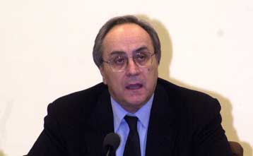 Κριτική σε κυβέρνηση και Δαμανάκη από το βήμα της Κεντρικής Επιτροπής