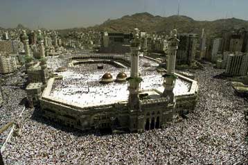 Εκατομμύρια πιστοί συρρέουν στη Σαουδική Αραβία