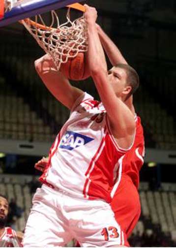 Ο Ολυμπιακός κατάφερε να κερδίσει τη Νήαρ Ηστ