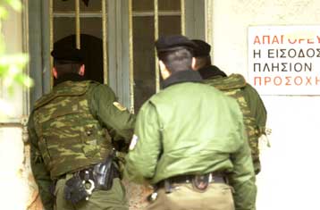 Χωρίς ενισχύσεις οι μεταγωγές, με προφορική εντολή της ηγεσίας της ΕΛ.ΑΣ.