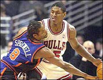 Έφτασαν τις 10 νίκες, δεν θα γίνουν και η χειρότερη ομάδα στην ιστορία