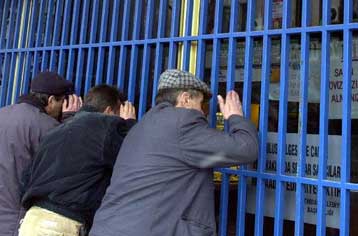 Διαρκείς αυξήσεις ανακοινώνει η κυβέρνηση