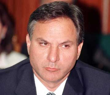 Tρίζει η καρέκλα του διοικητή του ΙΚΑ, Μ.Νεκτάριου