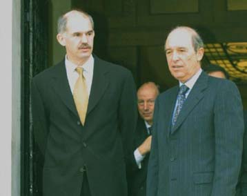 Επαφές με Ρόμπερτσον, ομολόγους του και επίσκεψη στη Θράκη