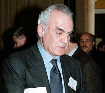 Επαφές με την πολιτική και στρατιωτική ηγεσία της χώρας