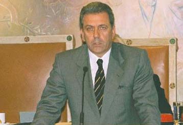 Δυσλειτουργούν η πολιτική ζωή και το κράτος, τόνισε ο δήμαρχος Αθηναίων