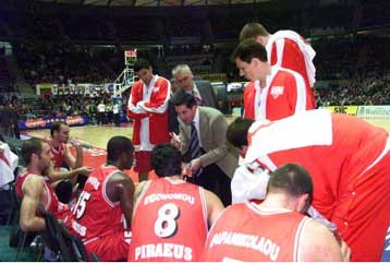 Θέλουμε να βρούμε τον καλό μας εαυτό, είπε ο τεχνικός του Ολυμπιακού