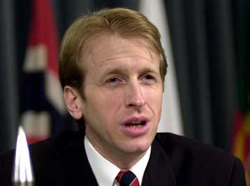 Το ΝΑΤΟ καταδικάζει τη βία «από όπου και αν προέρχεται»