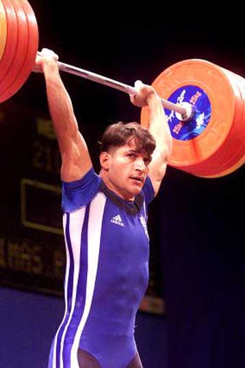 Στην κορυφή ο Δήμας