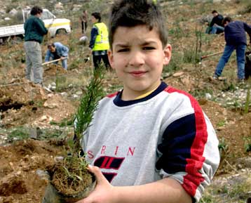 Ένα εκατομμύριο δενδρύλλια δώρισε στην Ελλάδα η οργάνωση της ομογένειας ΑΧΕΠΑ