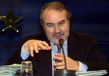 Ζητά περιορισμό δαπανών, για να αποφύγουν αύξηση ελλείμματος