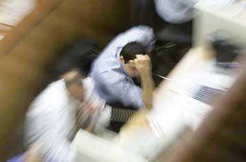 Οι 117 από τις 304 εταιρείες είχαν απώλειες κερδών