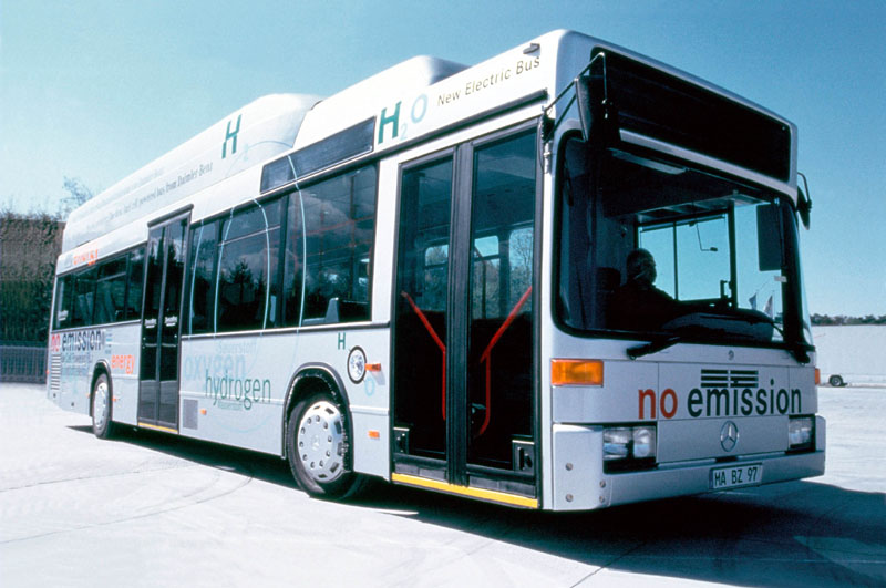 Έτοιμα να κυκλοφορήσουν το 2002 τα λεωφορεία fuel cell της DaimlerChrysler