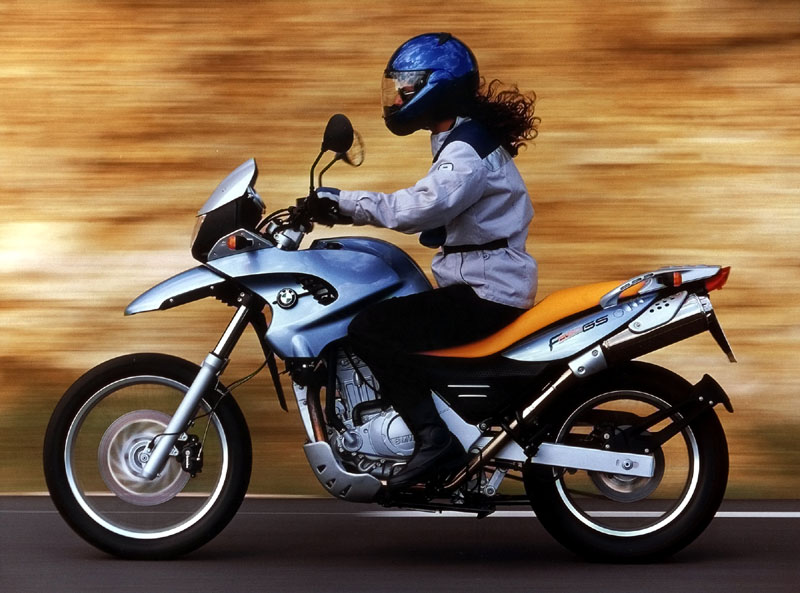 Αυστηρότερα όρια εκπομπής ρύπων από το 2003 για τις μοτοσικλέτες στις χώρες της Ε.Ε.