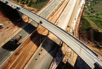 Εγκαίνια Αττικής Οδού: Στην κυκλοφορία 21χλμ. – Για «σαλαμοποίηση έργων» μιλά η αντιπολίτευση