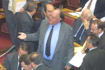 Στοιχεία ολοκληρωτικής νοοτροπίας καταλογίζει στο ΠΑΣΟΚ ο τέως ΥΠΠΟ