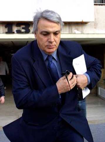 Να κλείσουν τα αφτιά σε ψιθύρους ζητά ο Βίκτωρας Μητρόπουλος