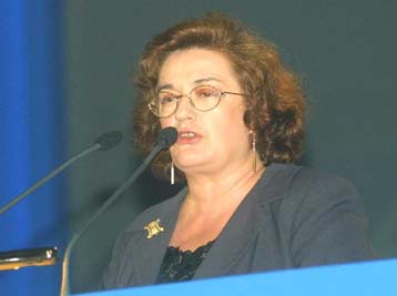 Δεν προτίθεται να εγκαταλείψει το Πολιτικό Συμβούλιο η Μ.Γιαννάκου