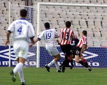 Ο «γηραιός» προηγείται 1-0 στο α ημίχρονο