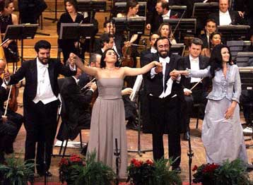 Σαράντα χρόνια καριέρας γιόρτασε ο «μαέστρος» με μία συναυλία στη Μόντενα