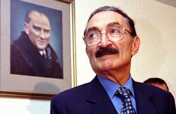 «Πόλεμο οικονομικής απελευθέρωσης» κηρύσσει ο Τούρκος πρωθυπουργός