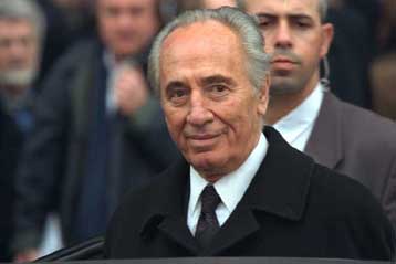 Ξεκίνησαν οι επαφές Πέρες στο Κάιρο επί του αραβικού σχεδίου ειρήνευσης