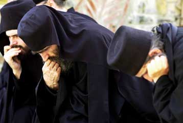 Προσευχές για να «εξορκιστούν» εντάσεις κατά την επίσκεψη του ποντίφικα