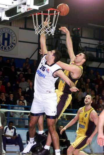 Αουτσάιντερ ο Ηρακλής, με προβλήματα η ΑΕΚ