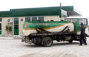 Στις 276 δρχ. η τιμή της σούπερ, στις 263 δρχ. το λίτρο η αμόλυβδη