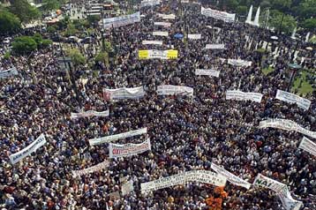 Επιτυχή χαρακτηρίζουν τη γενική απεργία οι συνδικαλιστές