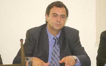 Ανετα καλύπτονται οι ανάγκες του 2004, τόνισε ο υπουργός Ανάπτυξης