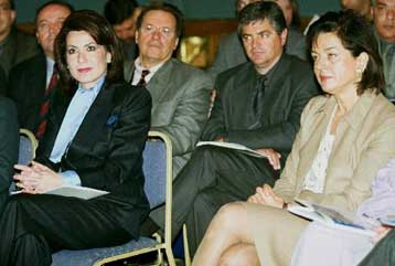 Μνημόνιο Συνεργασίας υπέγραψαν Β.Παπανδρέου – Γ.Αγγελοπούλου