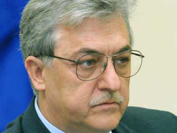 Αλλαγές στο σύστημα εφημεριών προανήγγειλε ο Αλ.Παπαδόπουλος